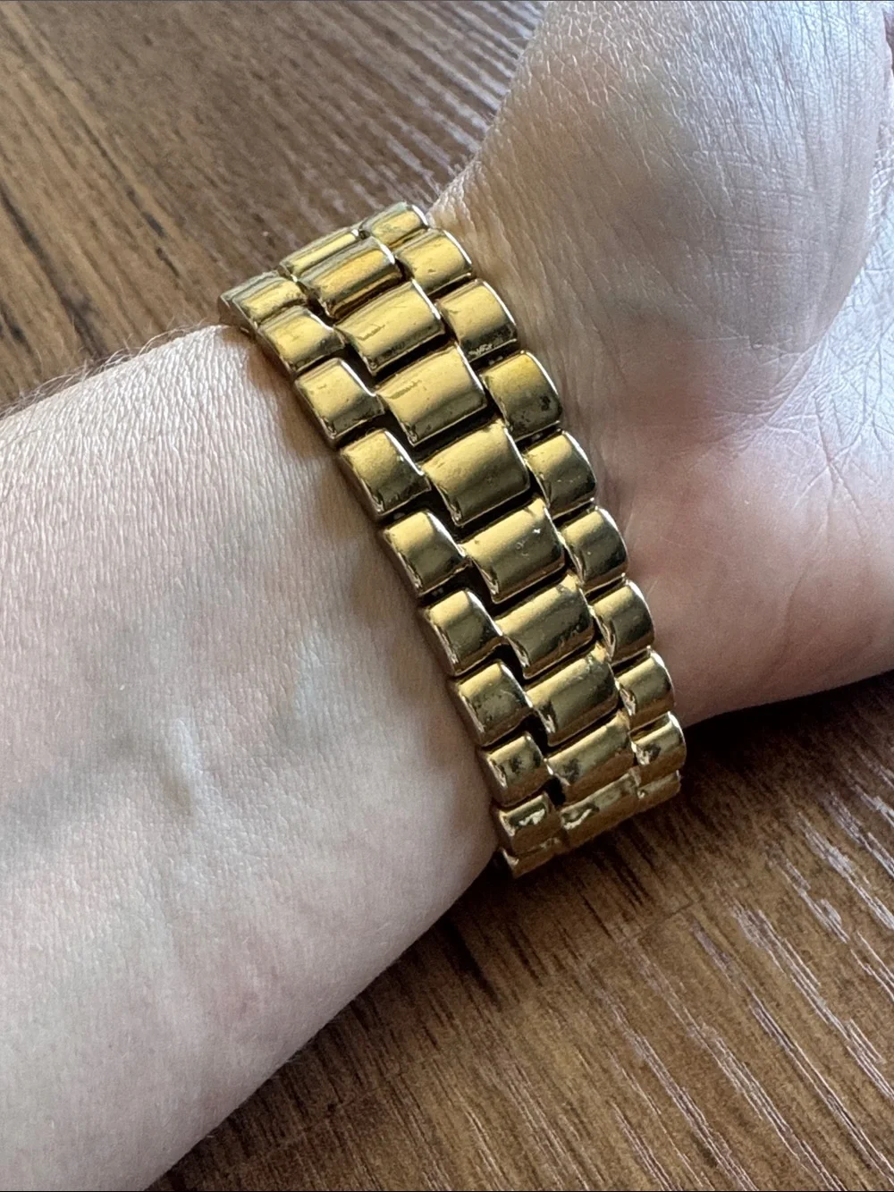 Gold Toned Women’s Link Bracelet - Classic Chain Design - Stretch Fit
